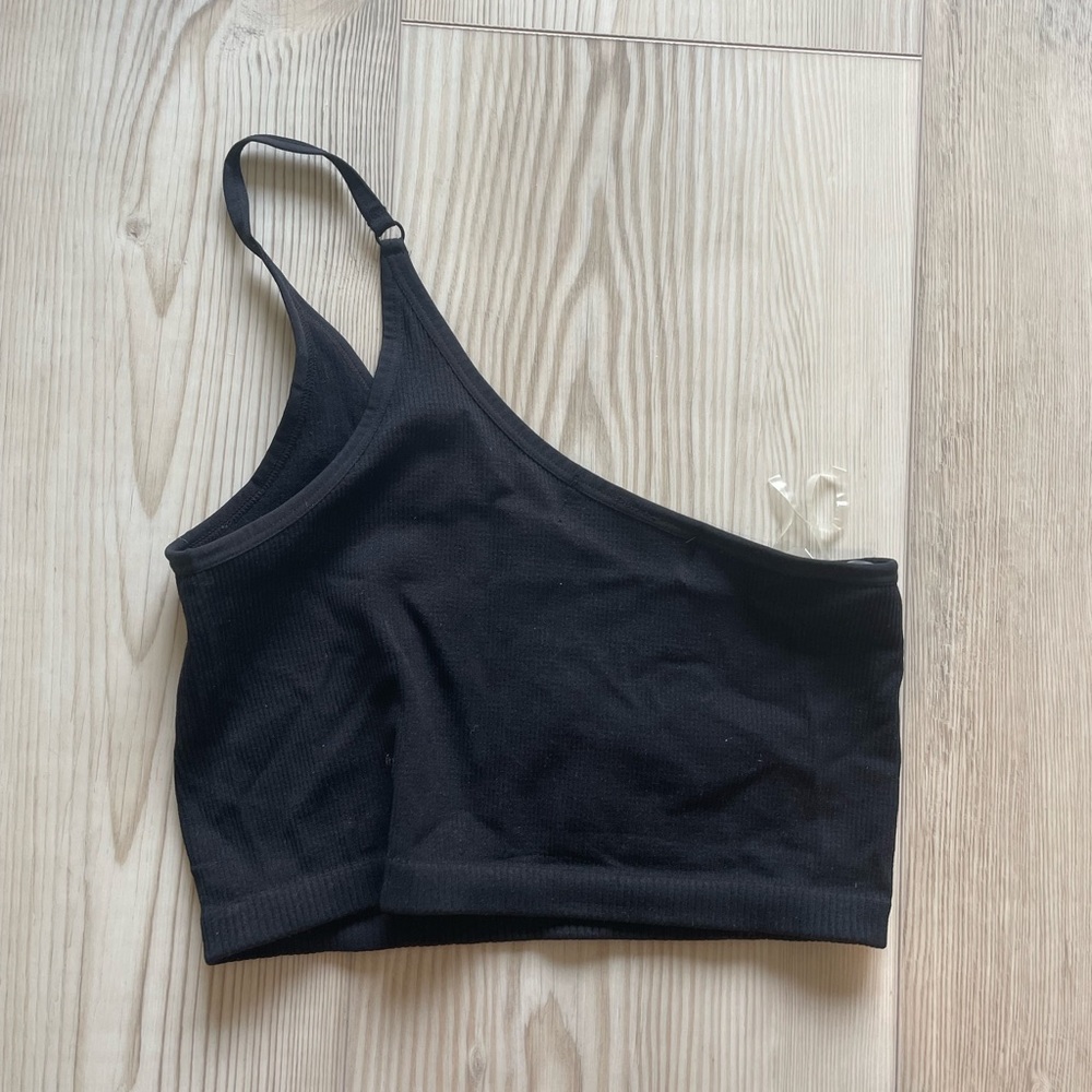 Never worn somewhere in la tank